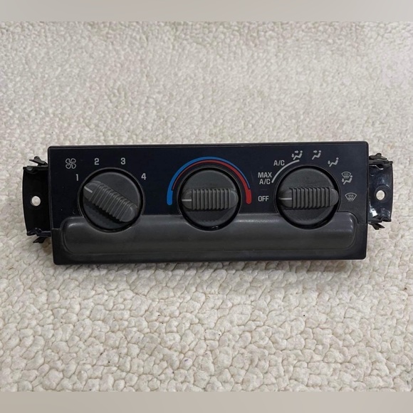 Chev Blazer GMC Jimmy Oldsmobile Climate Control A/C Heater Switch 16233939-A - Picture 13 of 16